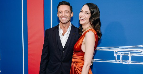 Романтика в Голливуде: Хью Джекман сделал предложение Саттон Фостер в Коста-Рике