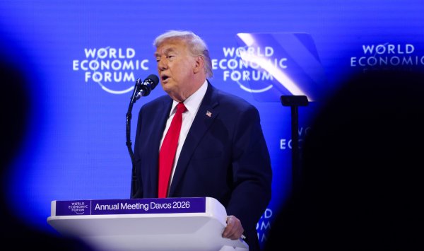 Трамп потребовал, чтобы НАТО и ЕС уступили Гренландию или столкнулись с последствиями