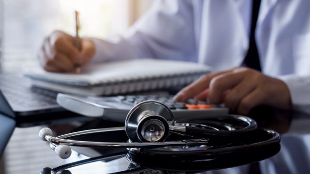 Д-р Брунзалов: Без изменений в Национальном рамочном соглашении невозможно проводить активную политику здравоохранения