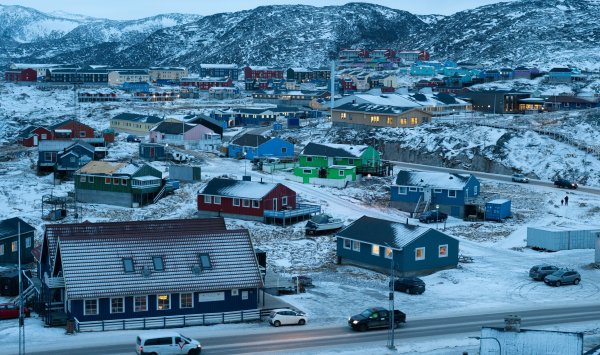 Доллар и акции США падают, поскольку Трамп снова настаивает на Гренландии