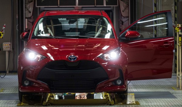 Toyota остается ведущим автопроизводителем с рекордными продажами в 2025 году.