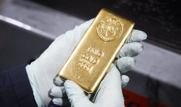 Золото выросло выше $5500, поскольку низкая ликвидность способствовала ралли