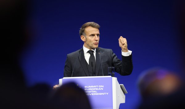 Трамп пригрозил 200-процентным тарифом на шампанское и обострил конфликт с Францией