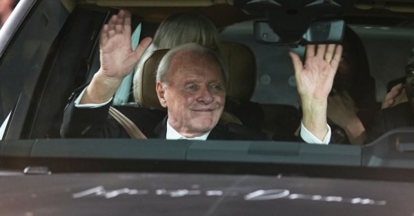 Энтони Хопкинс отмечает 50-летие трезвости