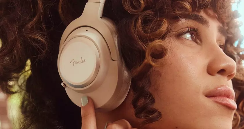 Представлены Fender Mix — первые беспроводные наушники легендарного бренда с модульной конструкцией и впечатляющей автономностью.