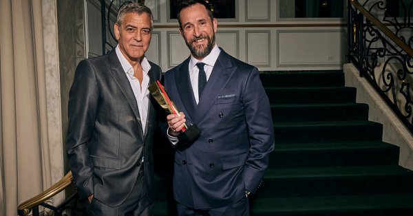 Звезды «Неотложной помощи» Джордж Клуни и Ноа Уайли воссоединяются спустя 30 лет