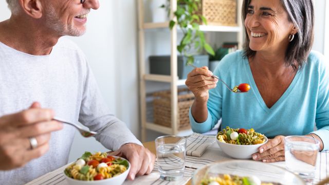 На риск развития деменции влияет наш рацион на протяжении всей жизни