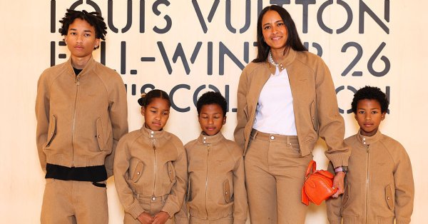 Семейная поддержка Фаррелла Уильямса в Милане: его жена и четверо детей на красной дорожке