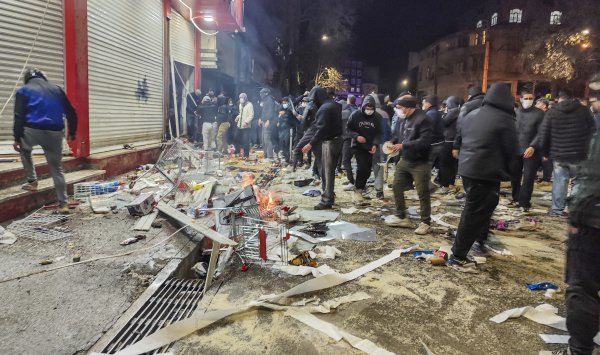 Иран заблокировал телефонные и интернет-сети в попытке подавить протесты