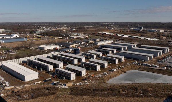 Центры обработки данных искусственного интеллекта могут наводнить рынок на фоне кредитной эйфории