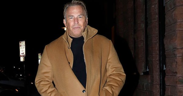 Любовь в 70 лет: Кевин Костнер привез свою новую девушку в Аспен на Новый год