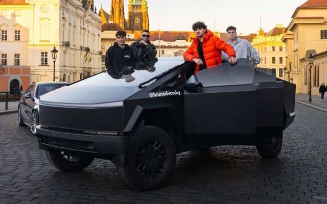 Тесла Кибертрак 