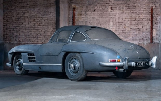 Мерседес-Бенц 300 SL Крыло чайки