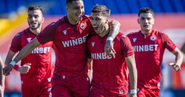 ЦСКА и Лудогорец в битве за нападающего из Алжира