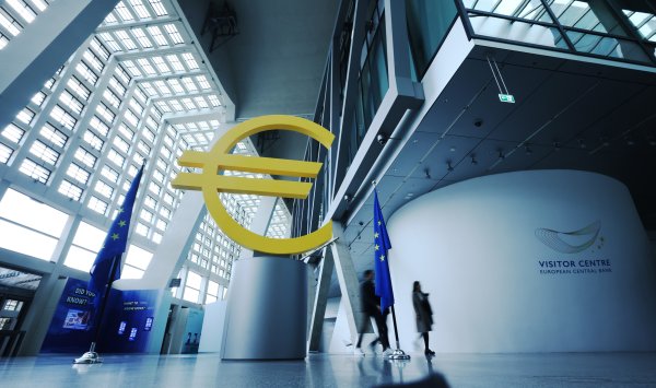 Евро вырос до $1,20 и создал головную боль ЕЦБ