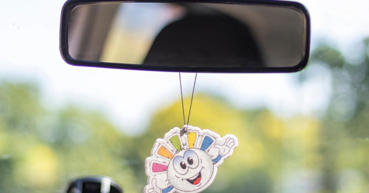 Могут ли оштрафовать за наличие освежителя воздуха в машине?