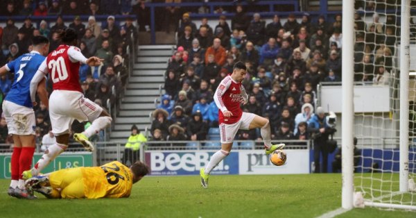 «Арсенал» перевернул Помпея угловыми, Мартинелли хет-триком