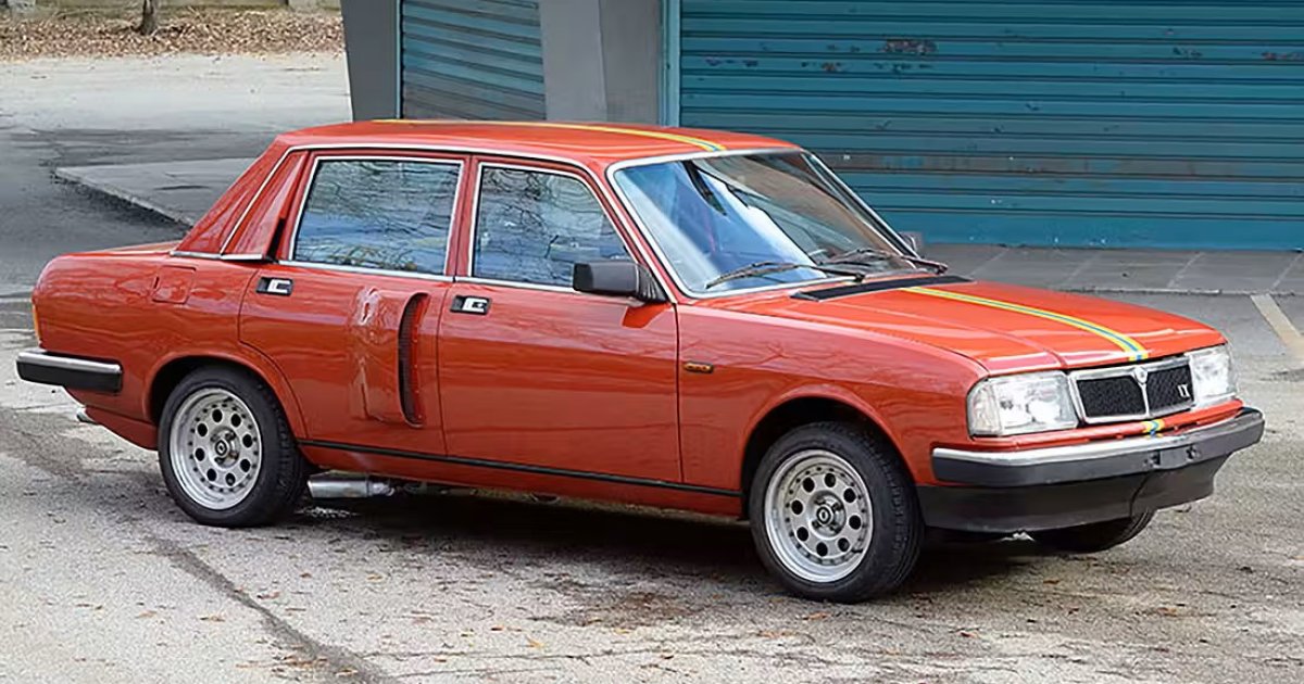 6 машин с двумя бензиновыми двигателями каждая