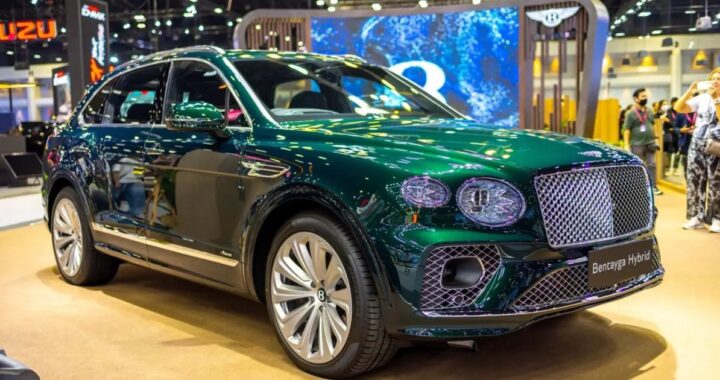 Из-за неисправного аккумулятора Bentley Bentayga оказался в гараже