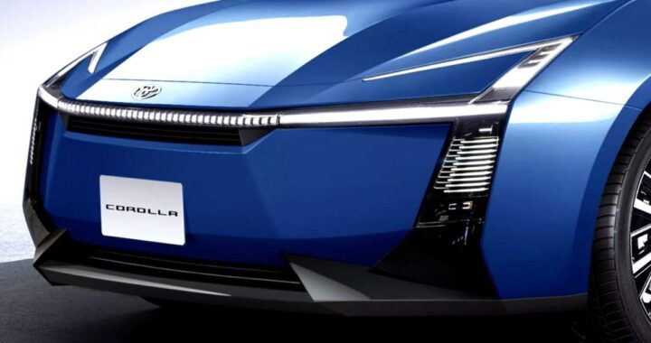 Короткая Toyota Corolla с изображением скучного седана