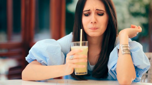 Что может вызвать горечь во рту?