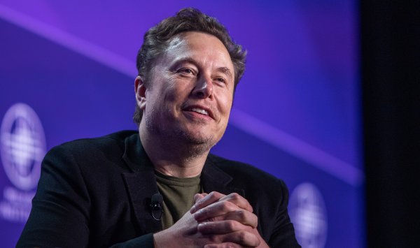 Маск спрашивает последователей, стоит ли покупать Ryanair, и предлагает уволить О’Лири