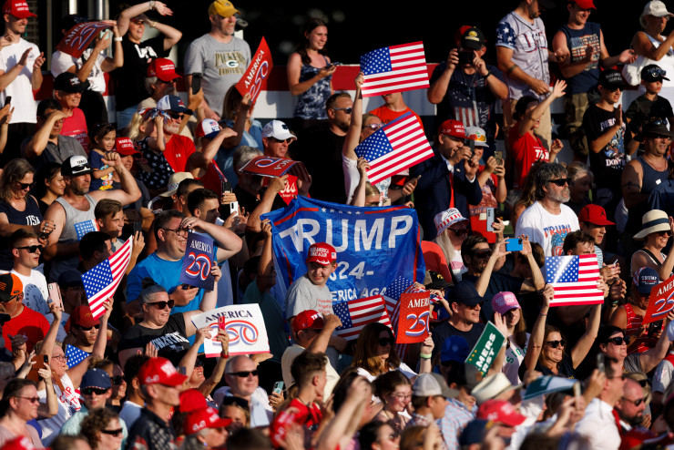 Участники во время