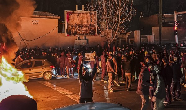 В Иране более 500 погибших и более 10 000 арестованных: США рассматривают возможность вмешательства