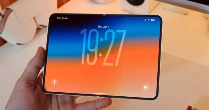 Действительно квадратный и без складок! Инсайдер показал живые фотографии iPhone Fold (или его макета)