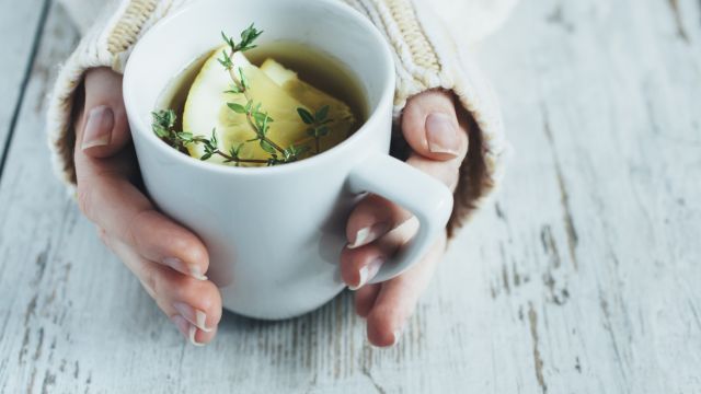 10 горячих напитков для комфорта и детоксикации после праздников