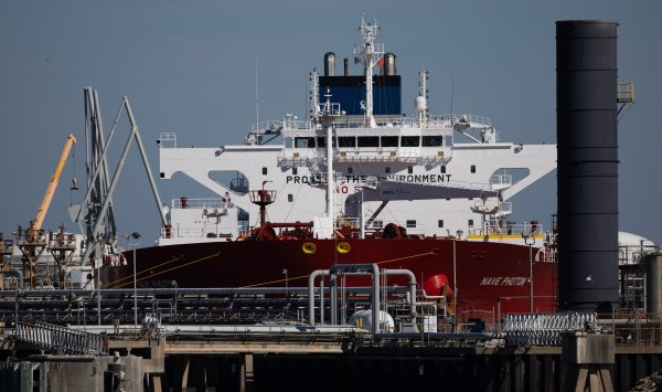 Vitol и Trafigura агрессивно выходят на санкционированный нефтяной рынок Венесуэлы