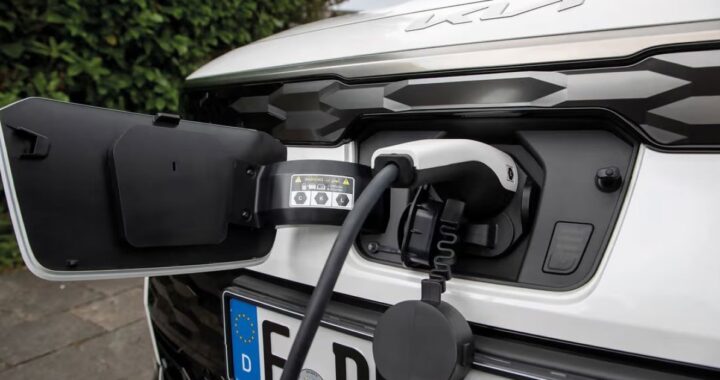 Немец провел всю ночь в электромобиле при -5 градусах