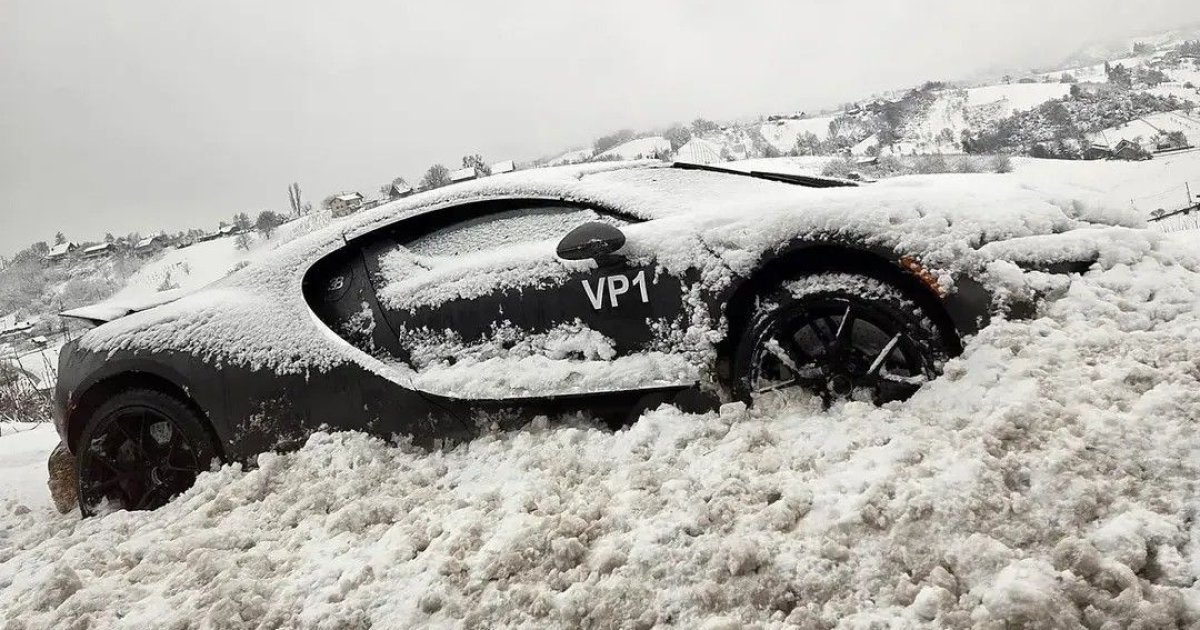 Глава Bugatti тестирует гиперкар стоимостью 4 миллиона долларов на снегу