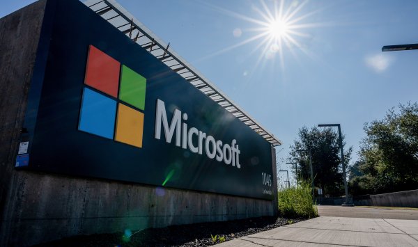 Замедление развития облачного сегмента и рекордные затраты толкают Microsoft вниз