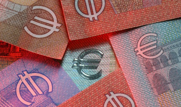 Deutsche: Существует риск того, что ЕС превратит активы США в оружие