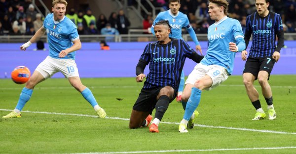 «Интер» не отпускает Аканджи обратно в Манчестер