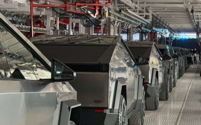 Тесла, Кибертрак, производство