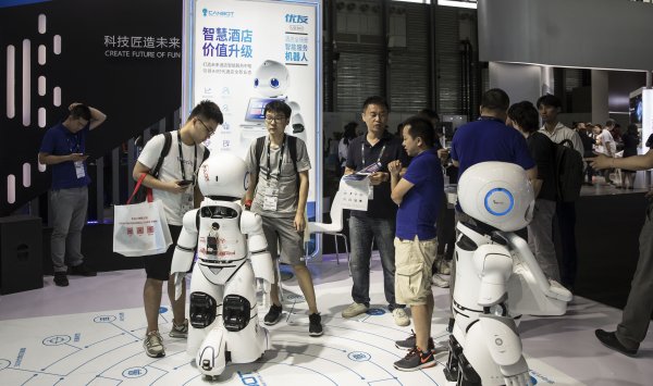 Китайские гуманоиды были повсюду на крупнейшей технологической выставке в США