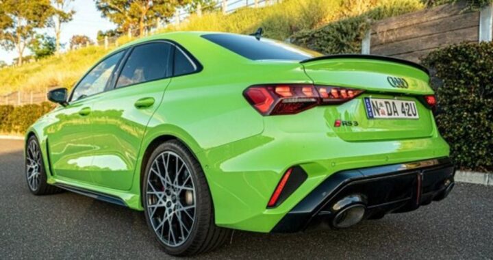 Audi представила седан RS3 с «пятницей» и чистым бензиновым адреналином