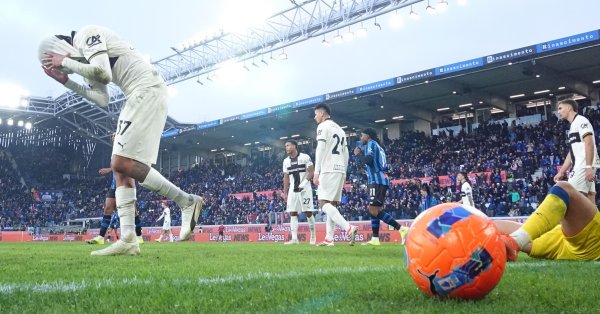 Аталанта разгромила бывшую команду Стоичкова и Божинова