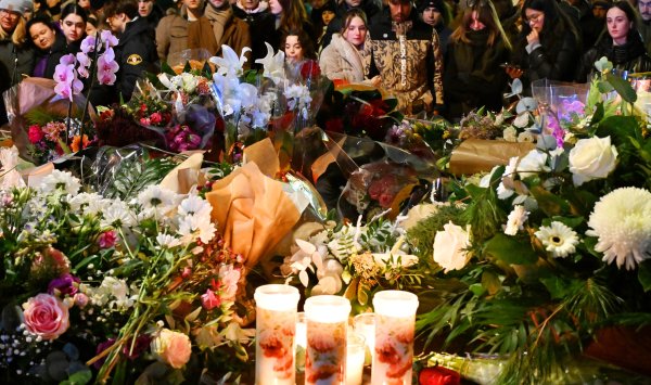 Выжившие при пожаре в Швейцарии борются за свою жизнь