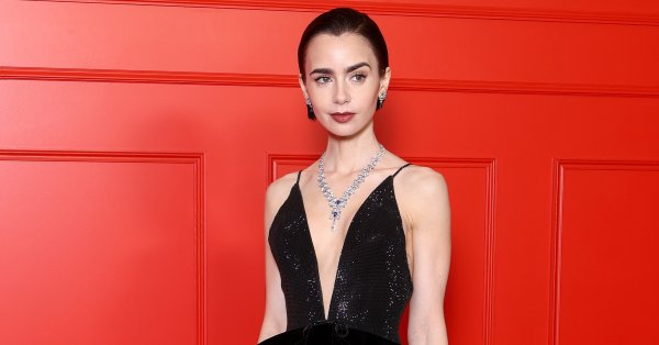 Гламур, стиль и красота: звезда «Эмили в Париже» Лили Коллинз блистала в уникальном «телесном» платье