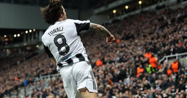 «Ньюкасл» вышел в 1/8 финала после очередного боя за «Карабах»