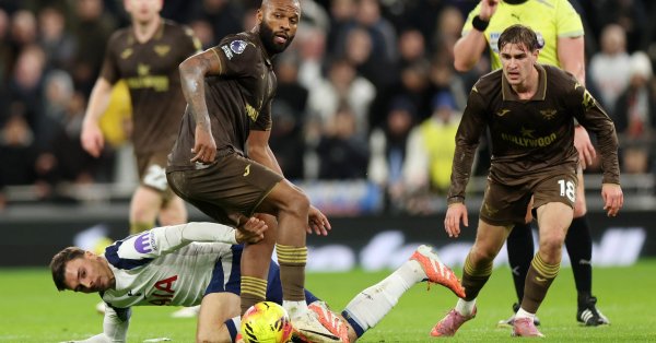 Брентфорд поразил Ньюкасл в большом шоу