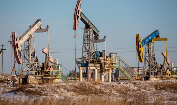 Россия сокращает спрос на нефть из-за нехватки денег