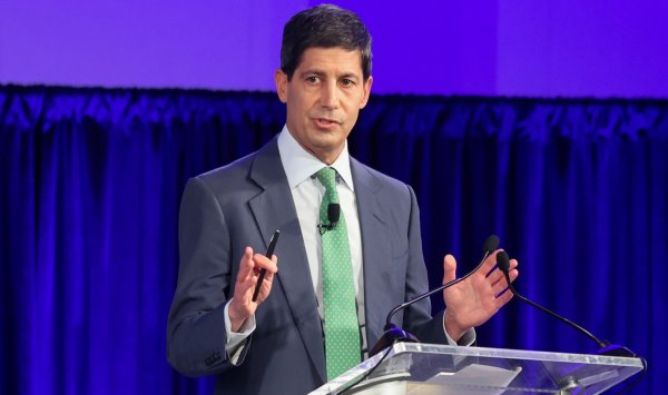 Призыв Уорша к соглашению ФРС и Казначейства вызывает дебаты на рынке стоимостью 30 триллионов долларов