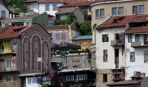 Сеть общественных центров охватывает 95% населения, но по-прежнему недостаточно финансируется.