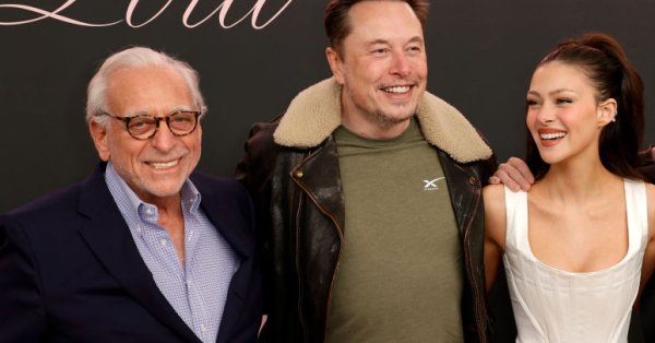 Отец-миллиардер Николы Пельтц нарушил молчание по поводу вражды с Бекхэмами