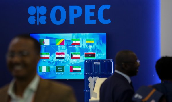 ОПЕК+ сохраняет паузу в добыче, несмотря на рост цен на нефть из-за Ирана