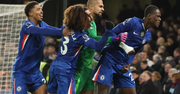 «Челси» с сумасшедшим последним разворотом в матче против «Хаммерс»
